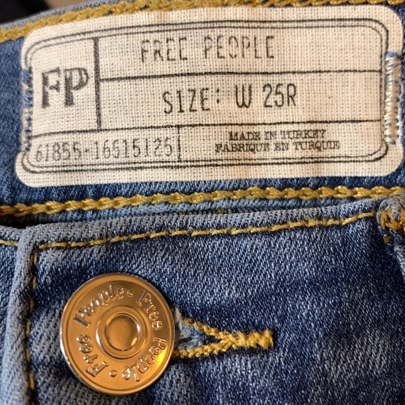 Free People jeans, size 25R, distressed knees. Skinny cut. Good condition. - Picture 6 of 8